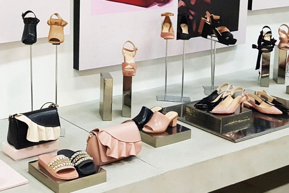 Loja de Calçados e Acessórios Femininos à Venda