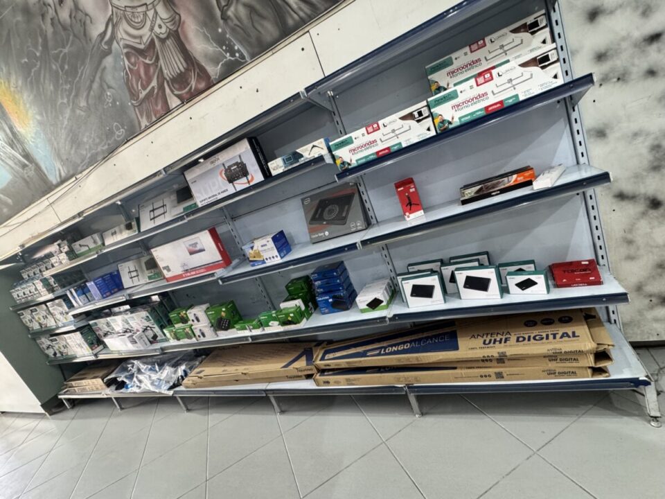 Empresa de Eletrônicos à Venda – Carteira de Clientes Ativa