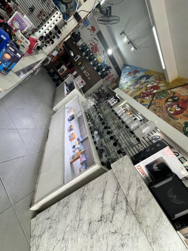 Empresa de Eletrônicos à Venda – Carteira de Clientes Ativa
