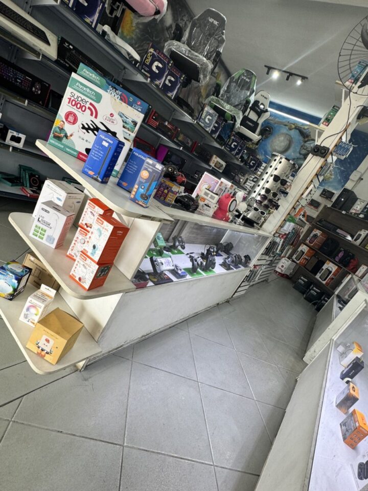 Empresa de Eletrônicos à Venda – Carteira de Clientes Ativa