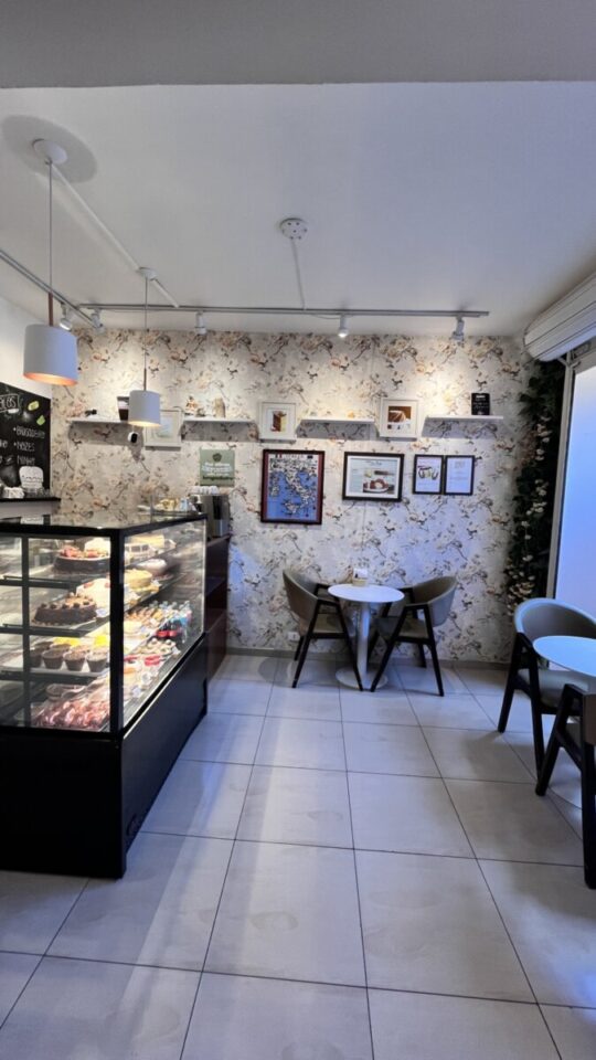 Passo ponto Comercial Confeitaria completa em funcionamento Pompéia SP