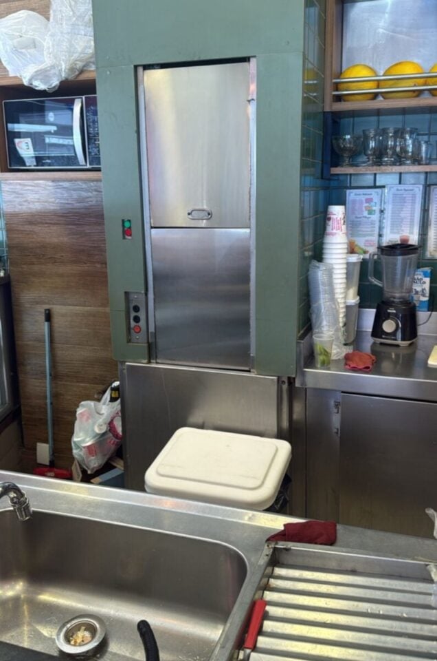 EXCELENTE OPORTUNIDADE DE NEGÓCIO NA 25 DE MARÇO LANCHONETE FAT 210 MIL