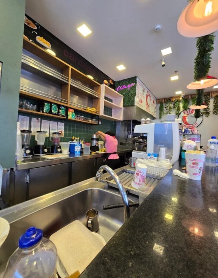 EXCELENTE OPORTUNIDADE DE NEGÓCIO NA 25 DE MARÇO LANCHONETE FAT 210 MIL