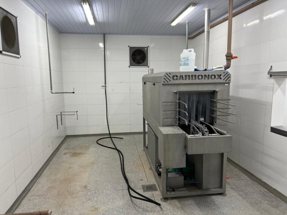 PREDIO COMERCIAL AO LADO DE ROD FEDERAL