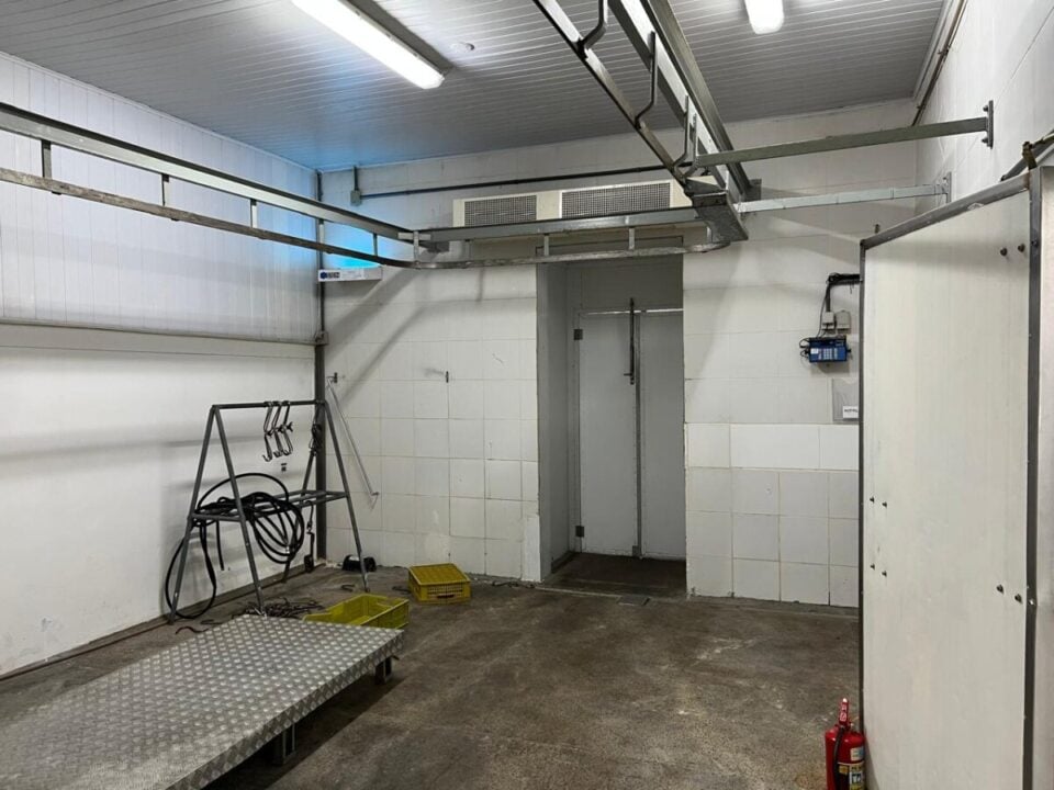 PREDIO COMERCIAL AO LADO DE ROD FEDERAL