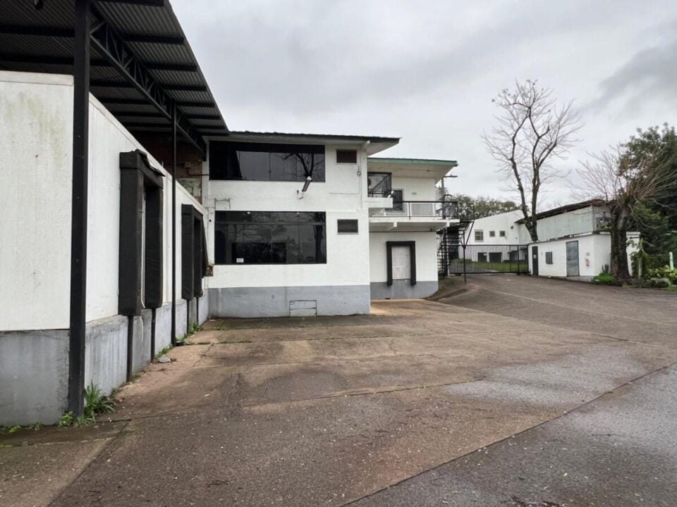 PREDIO COMERCIAL AO LADO DE ROD FEDERAL