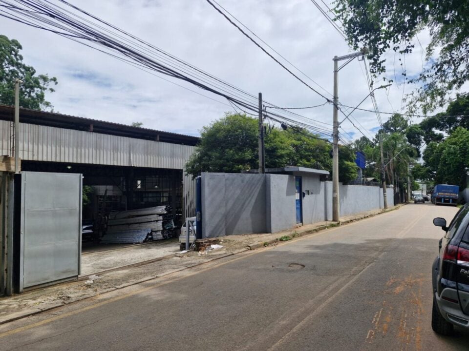 Fabrica de caixilhos de alumínio