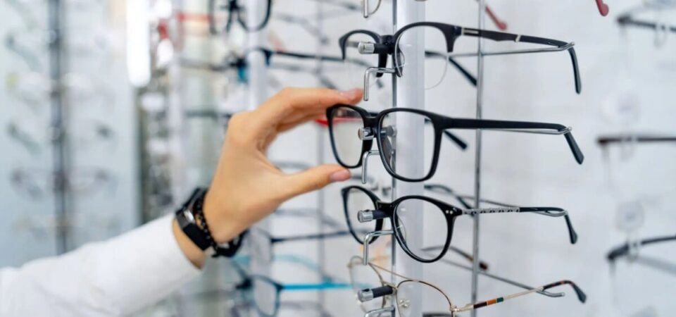 Grupo Óptico Consolidado com 2 Unidades à Venda