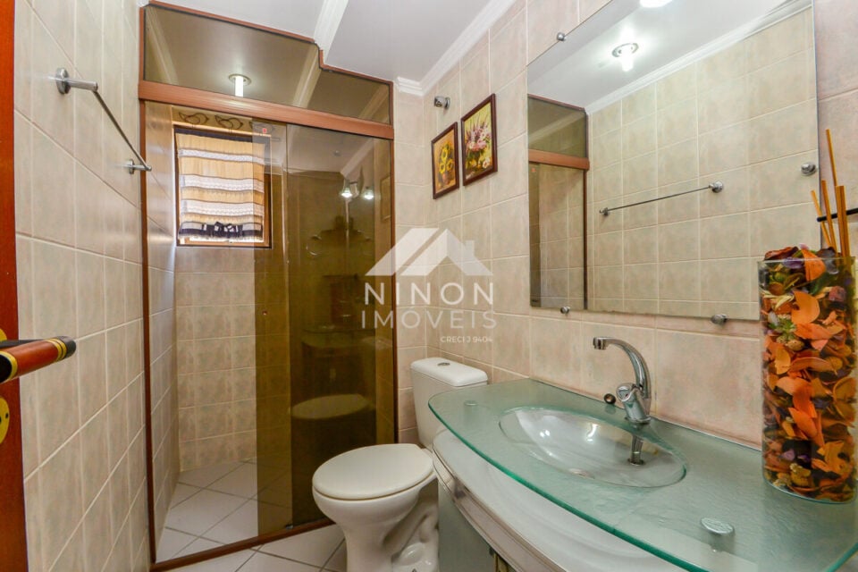 APARTAMENTO COM CHURRASQUEIRA, 2 VAGAS, SACADA, IMPECÁVEL, ENSOLARADO NO BI