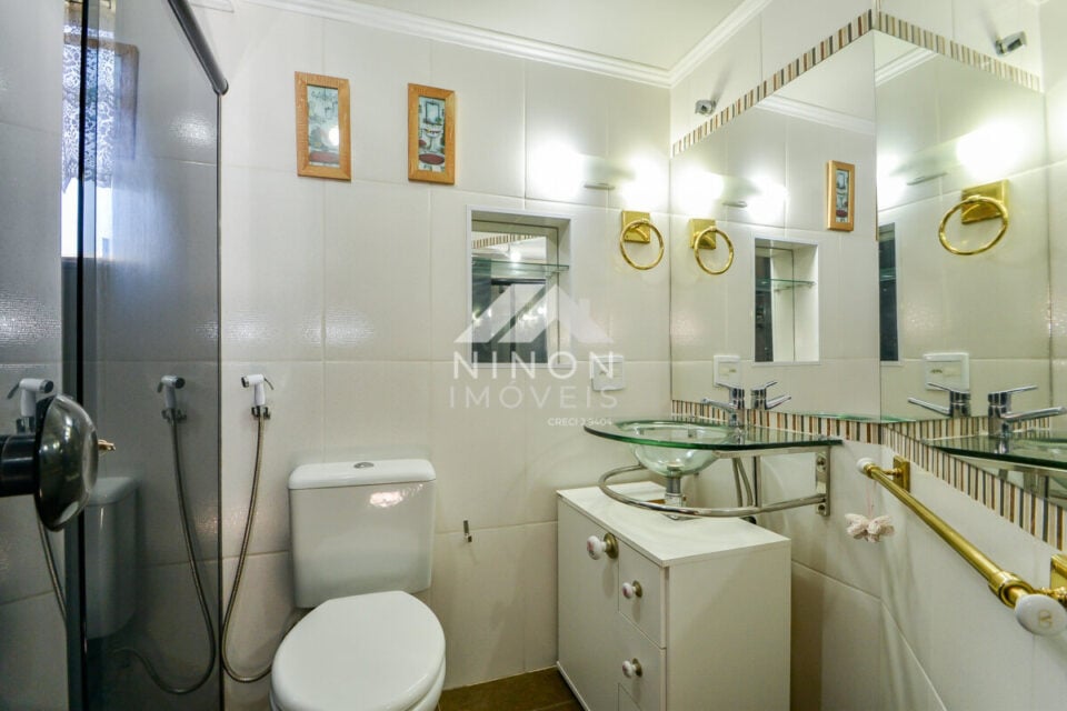 APARTAMENTO COM CHURRASQUEIRA, 2 VAGAS, SACADA, IMPECÁVEL, ENSOLARADO NO BI