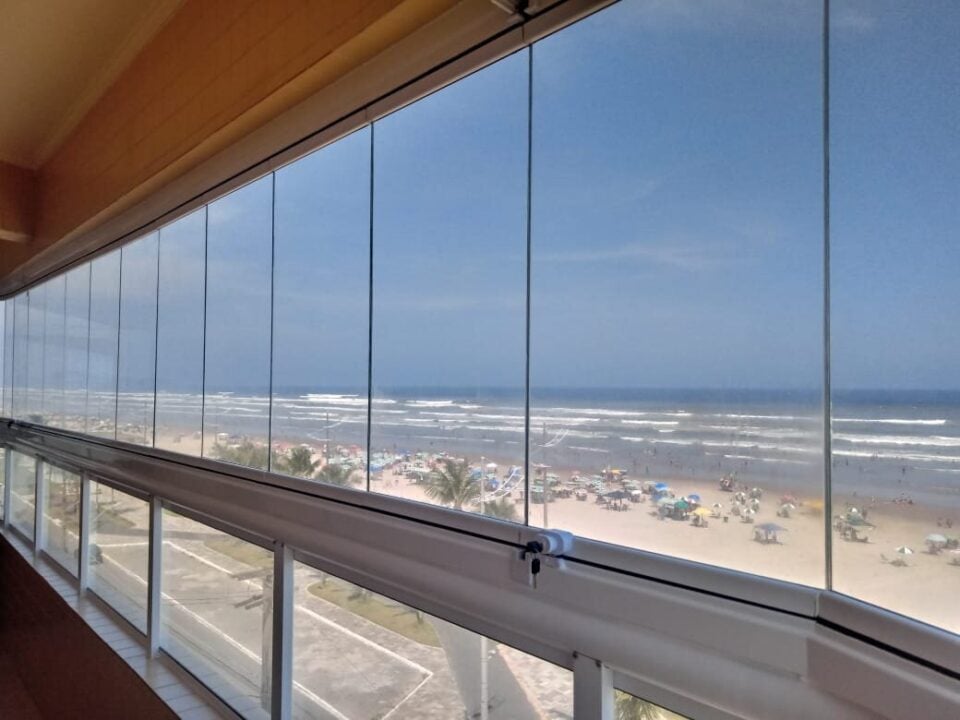 OPORTUNIDADE NA PRAIA GRANDE FRENTE PARA O MAR