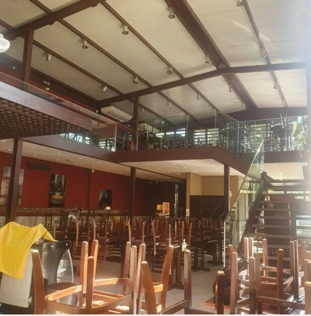 IMPERDÍVEL LINDÍSSIMO RESTAURANTE KILO NA ZONA SUL