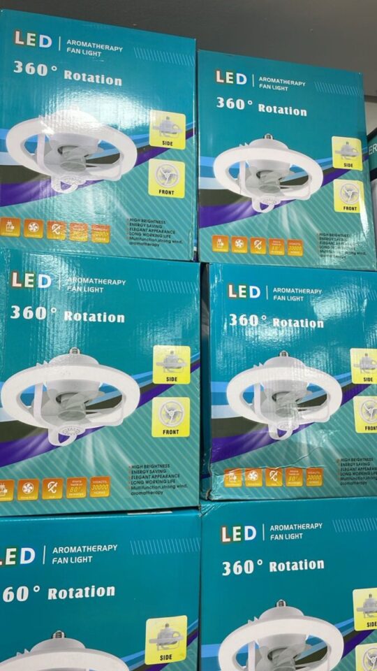 VENTILADOR DE TETO 360 COM RGB LAMPADA LED R140,00
