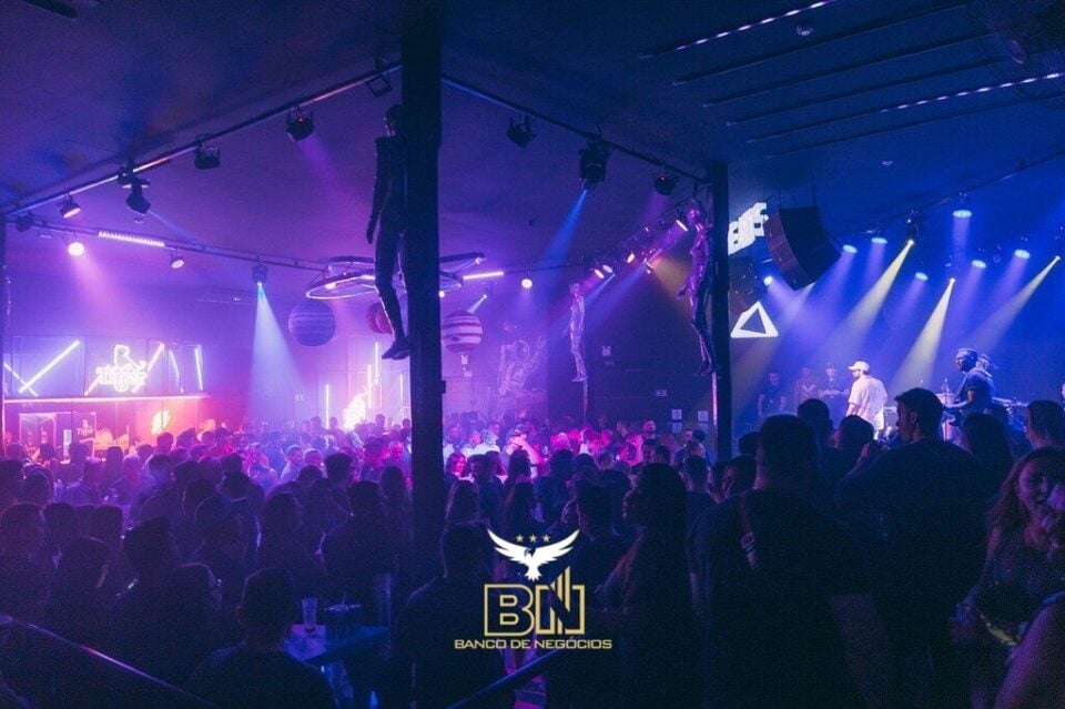 Famosa e Super Movimentada Boate KÓSMIKA à venda – 3004