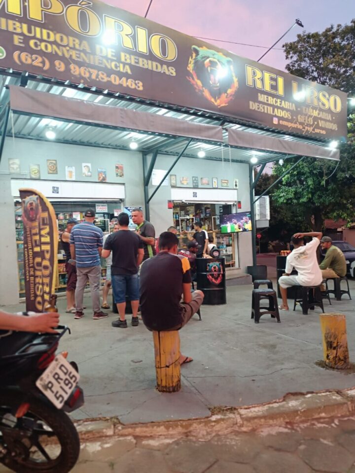 Vende EMPÓRIO DE BEBIDAS