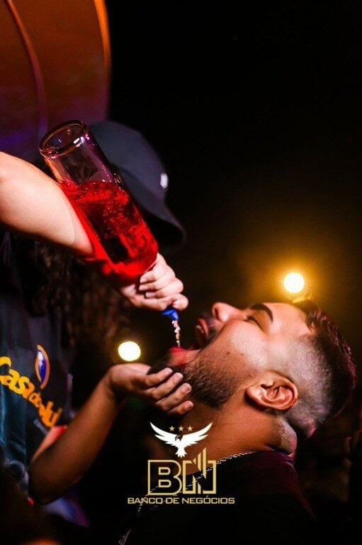 Famosa e Super Movimentada Boate KÓSMIKA à venda – 3004