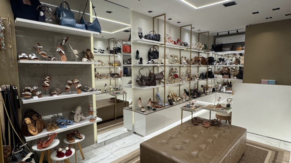 Loja de Calçados e Acessórios Femininos à Venda