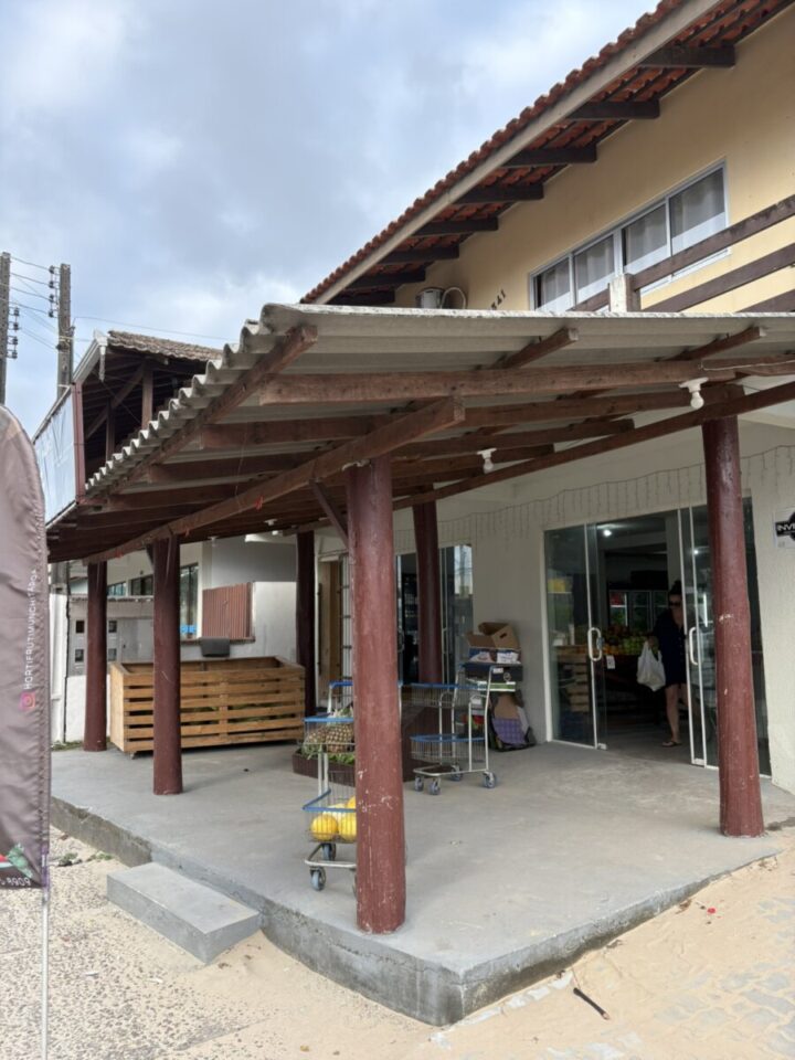 Vendo Hortifruti em Itapoá SC