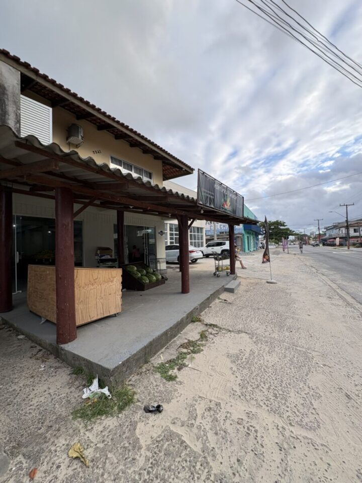 Vendo Hortifruti em Itapoá SC