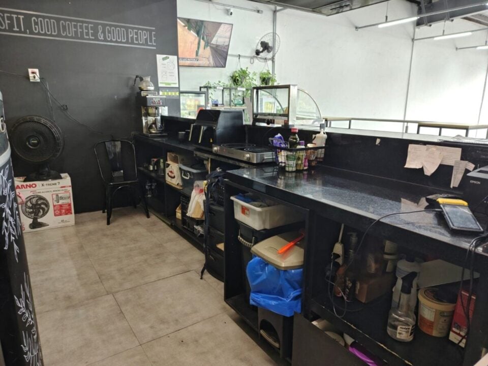 CAFETERIA DENTRO DE UMA ACADEMIA