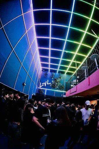 Balada em Curitiba região nobre 7 anos