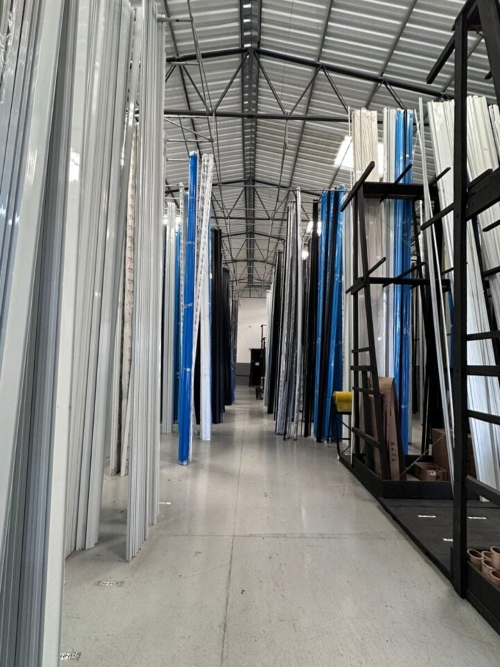 A venda distribuidora de perfis de alumínio