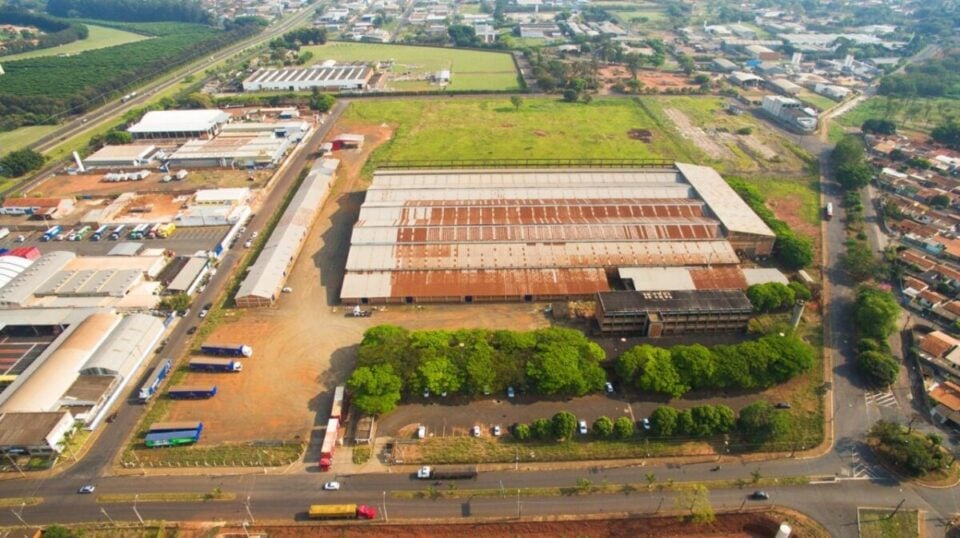 GALPAO LOGISTICA ARARAQUARA – SP EXCELENTE LOCALIZAÇAO VENDA / LOCAÇÃO