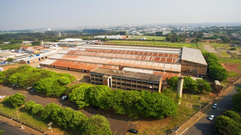 GALPAO LOGISTICA ARARAQUARA – SP EXCELENTE LOCALIZAÇAO VENDA / LOCAÇÃO
