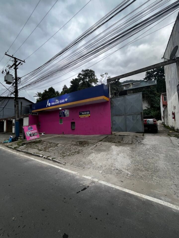 Vendo depósito de gás na costa verde