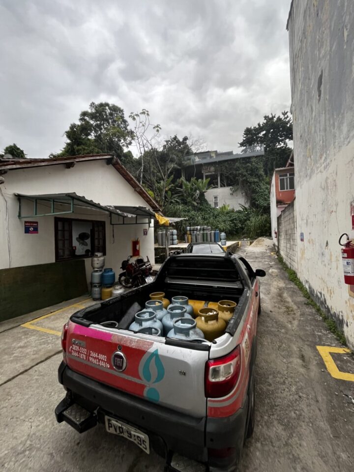 Vendo depósito de gás na costa verde