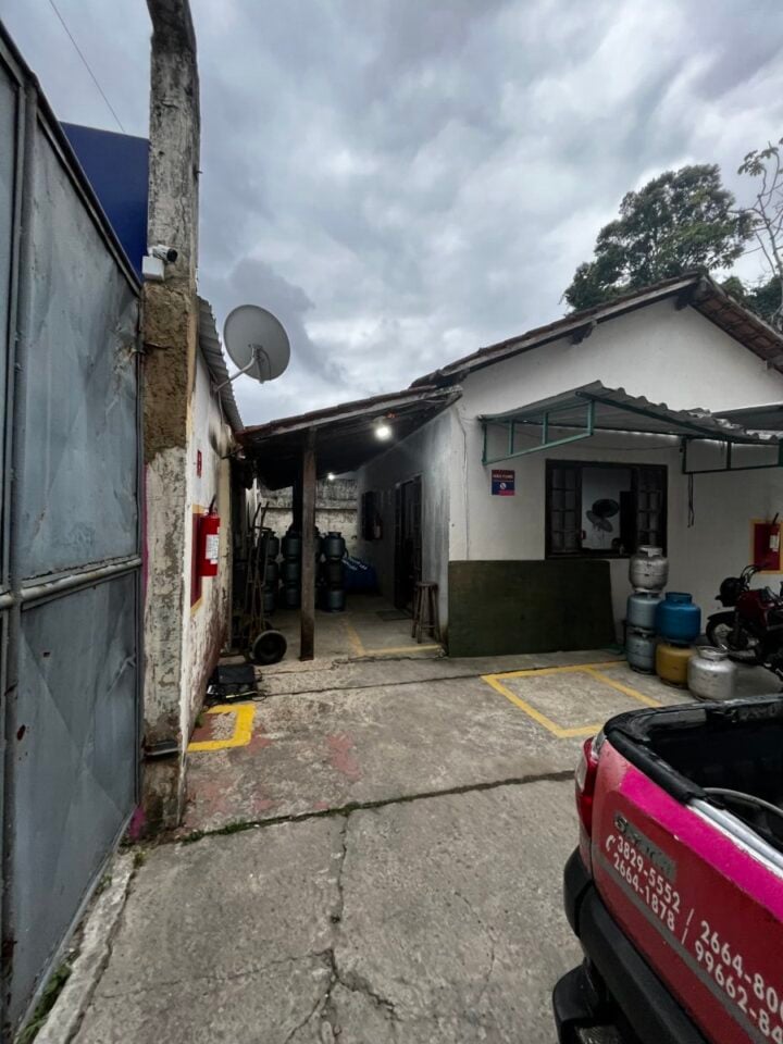 Vendo depósito de gás na costa verde