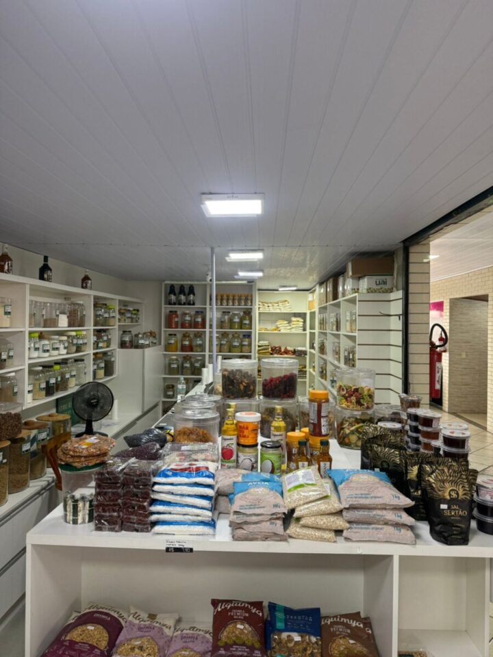 LOJA DE PRODUTOS NATURAIS ANEXA A HORTIFRUTI