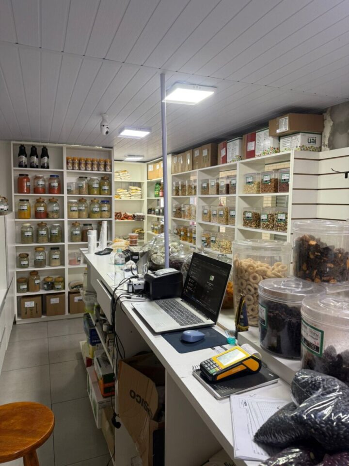 LOJA DE PRODUTOS NATURAIS ANEXA A HORTIFRUTI