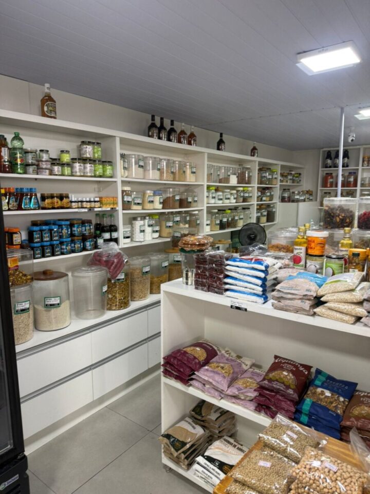 LOJA DE PRODUTOS NATURAIS ANEXA A HORTIFRUTI