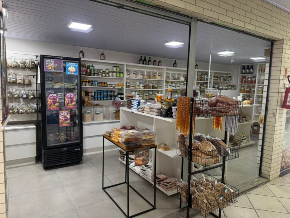 LOJA DE PRODUTOS NATURAIS ANEXA A HORTIFRUTI
