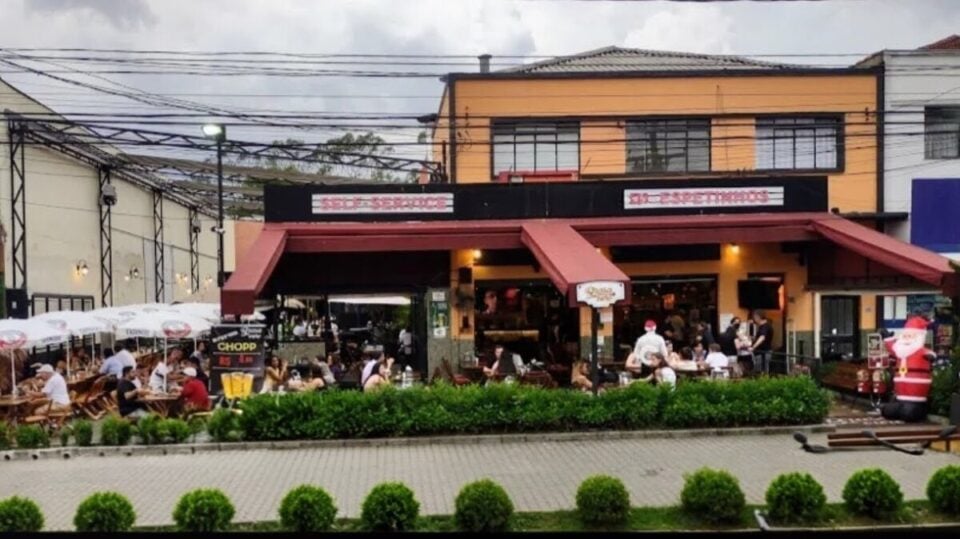 OPORTUNIDADE ÚNICA RESTAURANTE GASTRO BAR TRADICIONAL À VENDA