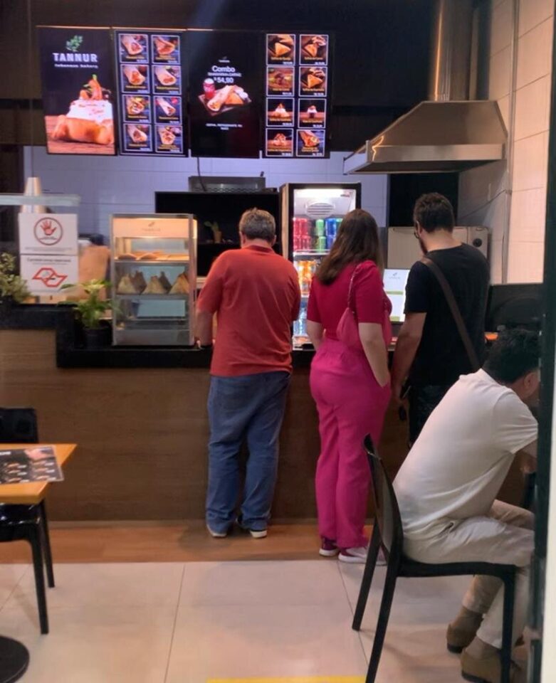 Rede de fast-food árabe
