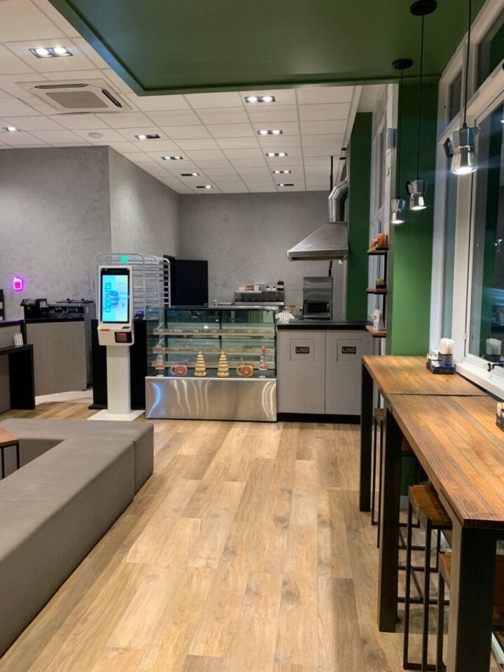 CAFETERIA COMPLETA E PRONTA PARA OPERAR