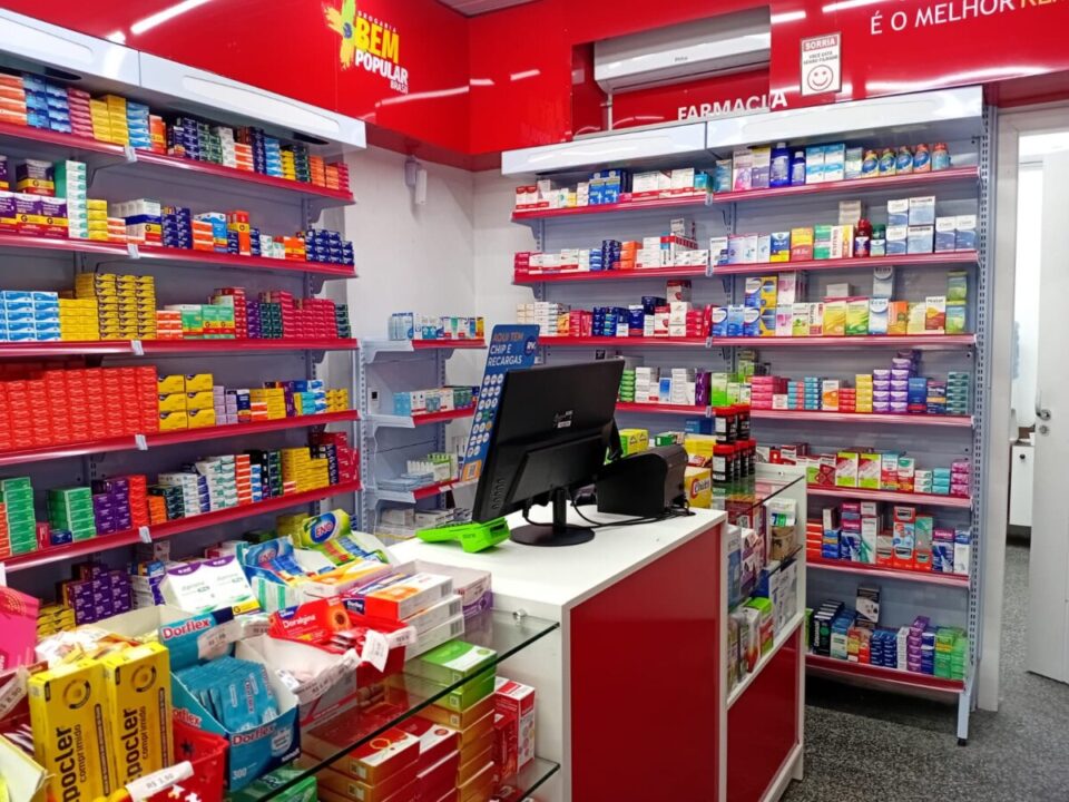 VENDE-SE FARMÁCIA COMPLETA E FUNCIONANDO