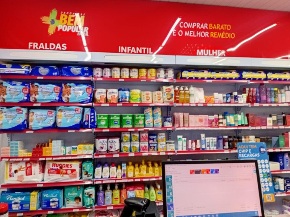 VENDE-SE FARMÁCIA COMPLETA E FUNCIONANDO