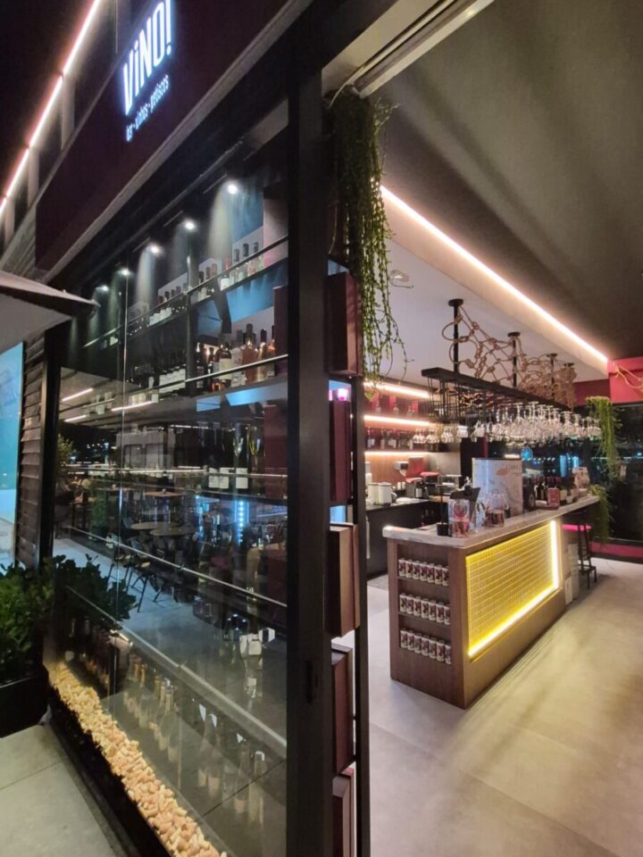Restaurante no Pier O Porto em Meia Praia – Itapema/SC