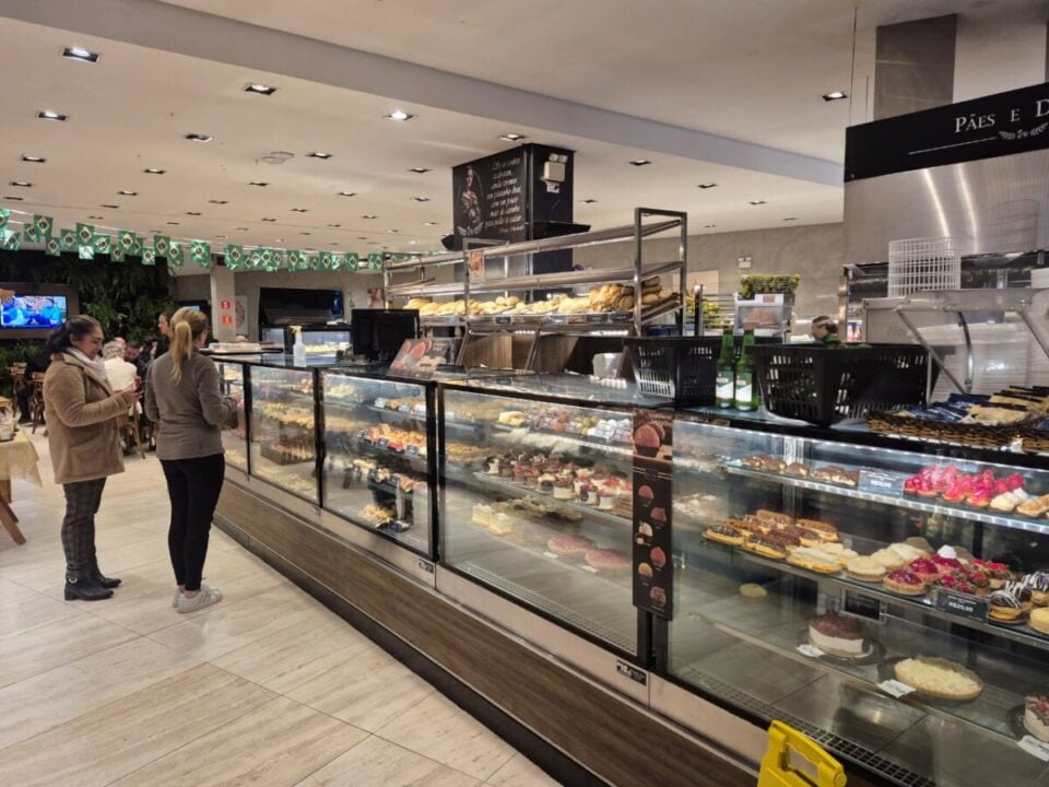 PADARIA E CONFEITARIA TRADICIONAL EXCELENTE OPORTUNIDADE DE INVESTIMENTO