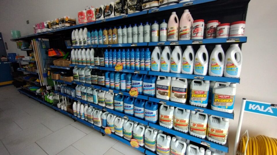 LOJA DE PRODUTOS DE LIMPEZA EM PLENA OPERAÇÃO
