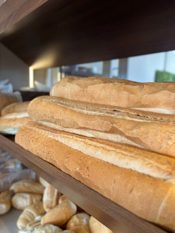 Padaria completa à venda no interior do RS / Operação ativa há 12 anos