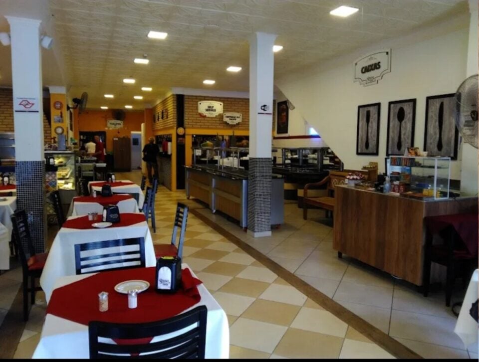 OPORTUNIDADE ÚNICA RESTAURANTE GASTRO BAR TRADICIONAL À VENDA