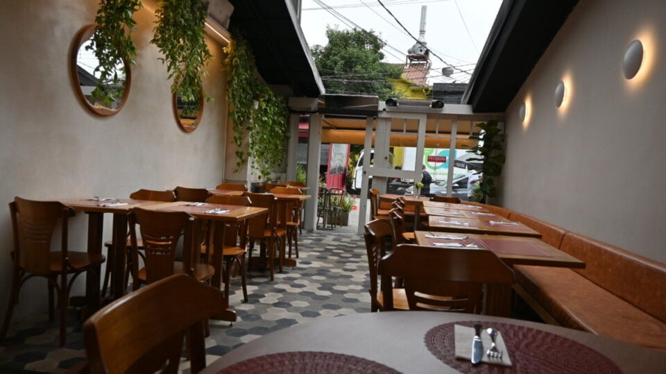 Restaurante Bistro na Rua dos Pinheiros