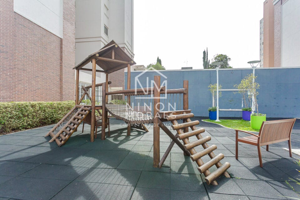 APARTAMENTO EM CONDOMÍNIO CLUBE, SACADA , 3 Q, 2 V NO PORTÃO/CURITIBA/ PR