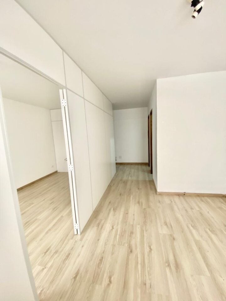 SALA COMERCIAL NO CENTRO DE CURITIBA 35 M² REFORMADA
