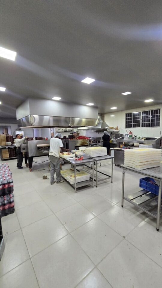 Vende-se Pizzaria  Dark Kitchen com Faturamento de R185 mil Com Energia S