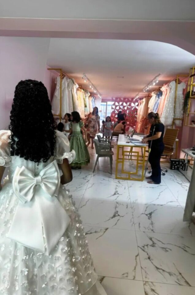 Loja de vestidos de dama de honra e festa infantil, 105 m²